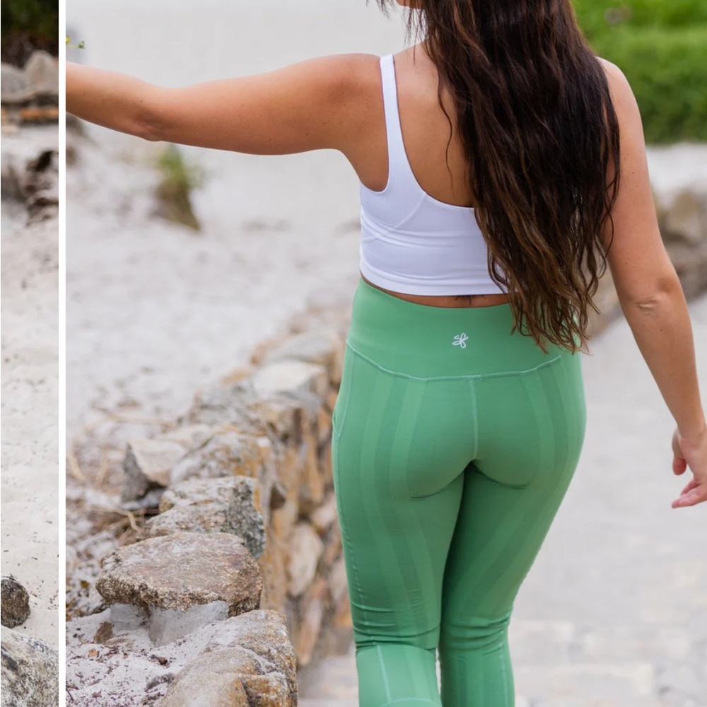Seamless High-Waist Capri Leggings in Sage Green - Picture 3 of 11